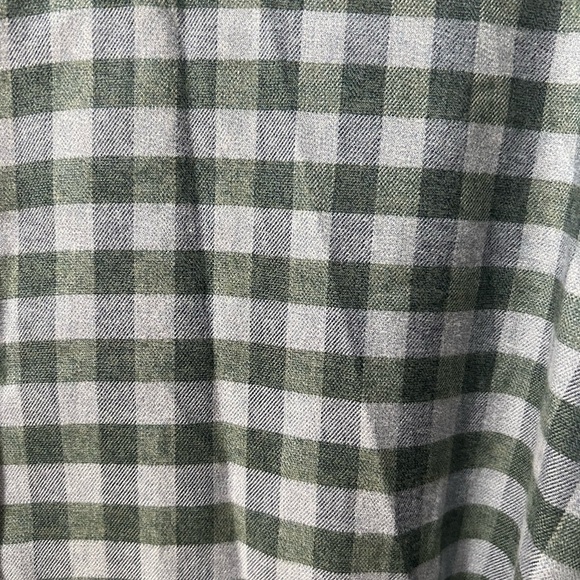 Jos.A. Bank Men's Tailored Fit Shirt - Gray Checkered, XL, EUC, casual, quality - Picture 4 of 6